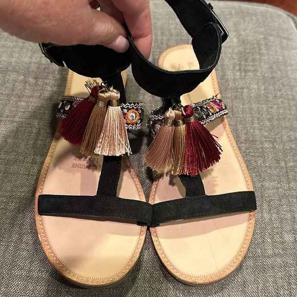 Sandals - Picture 7 of 7